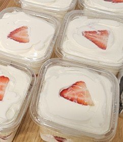 Fresh Strawberry Short Cake Cup
